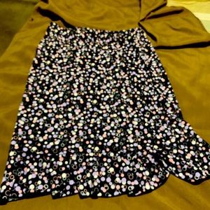 Women’s size m skirt shirred bottom